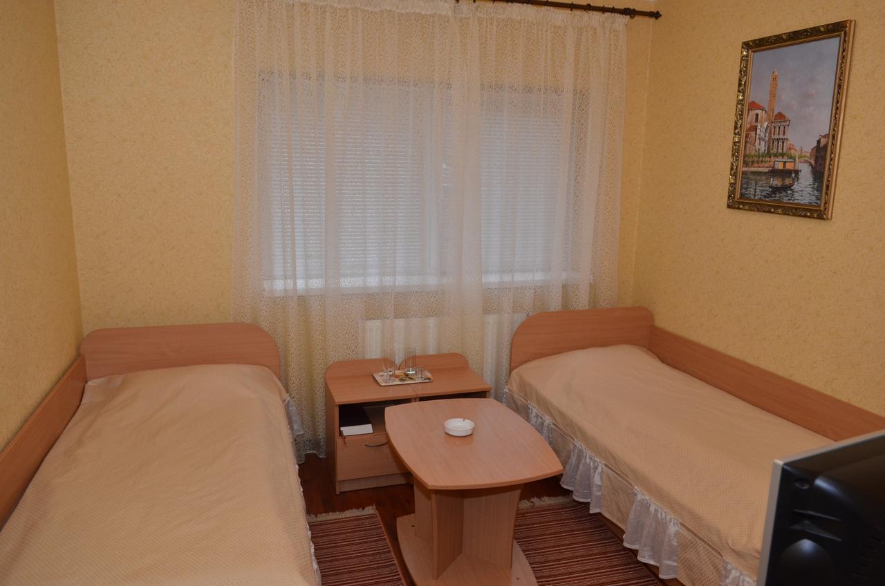 Hotel Serpanok Tyachiv Экстерьер фото