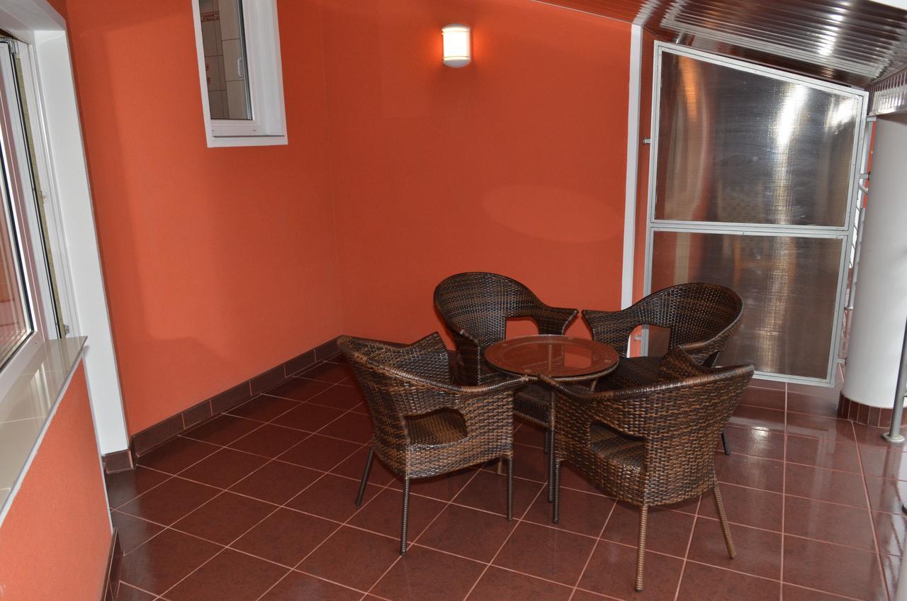 Hotel Serpanok Tyachiv Экстерьер фото