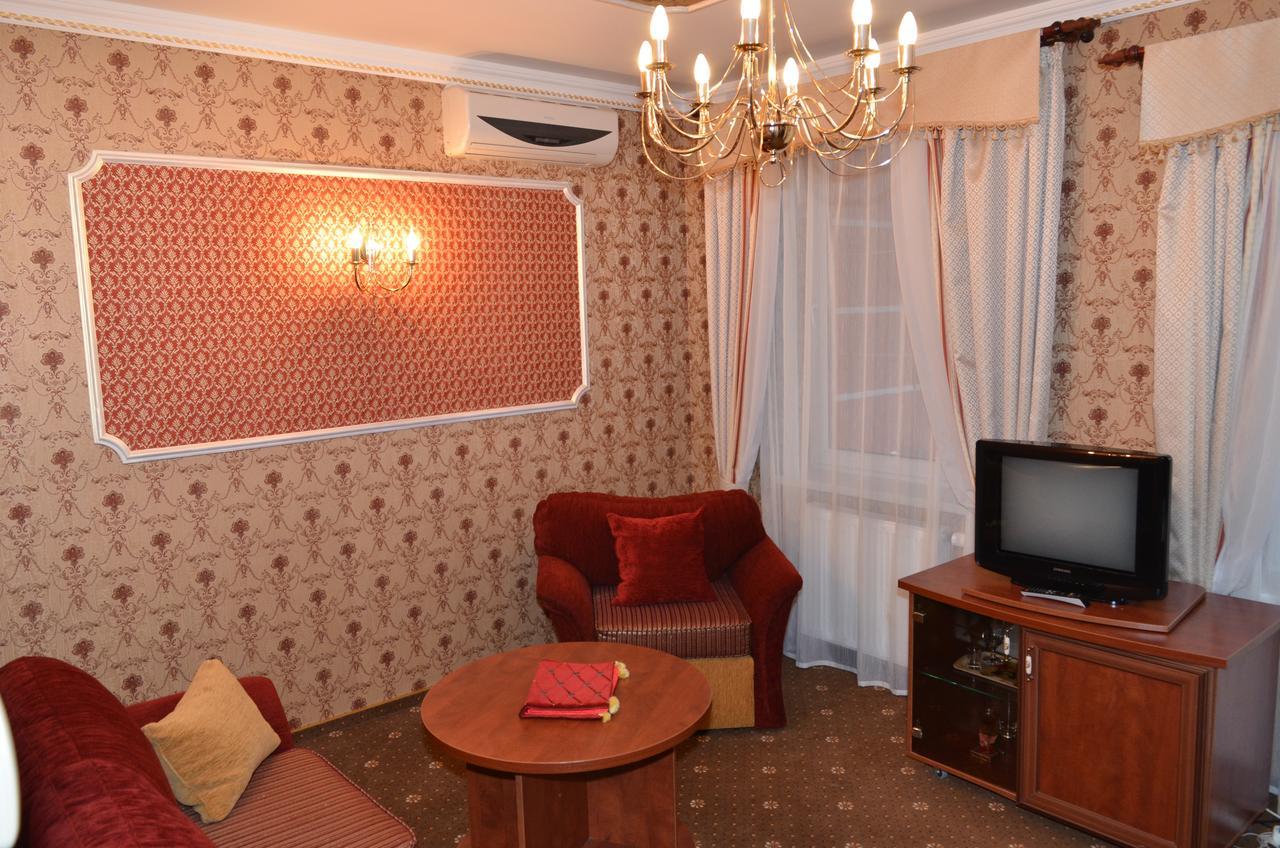 Hotel Serpanok Tyachiv Экстерьер фото
